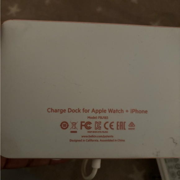 Belkin valet charging dock for iphone and apple watch - Picture 5 of 6